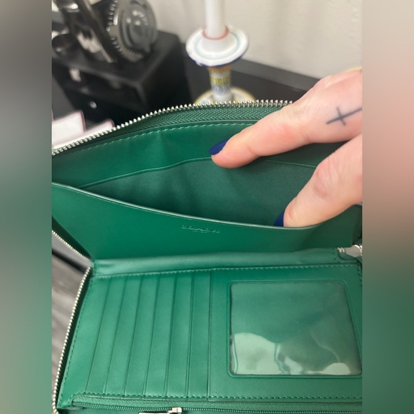 Coach Dempsey Large Phone Wallet in Signature Jacquard With Stripe And Patch - Picture 5 of 8